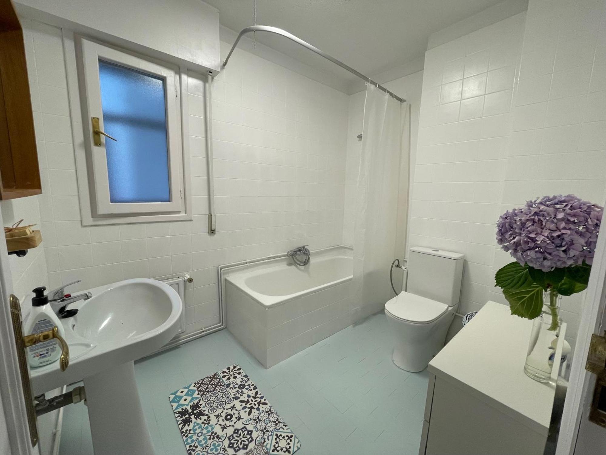 Centrico Piso En Calle Floranes Apartamento Santander