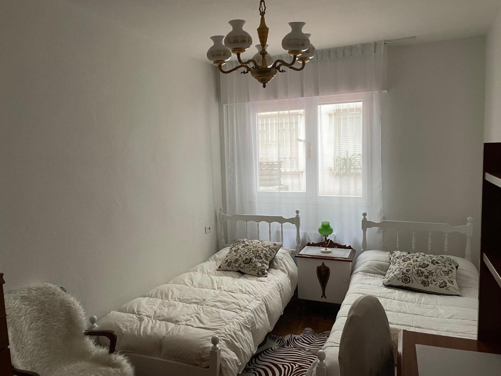 Centrico Piso En Calle Floranes Apartamento Santander